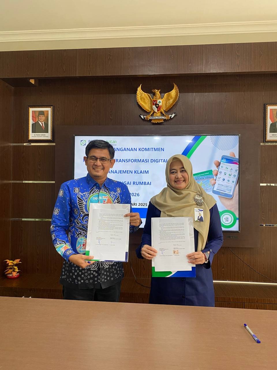 Penandatanganan Komitmen Layanan Tahun 2026 antara BPJS Kesehatan dengan RSUD Sungai Rumbai. 